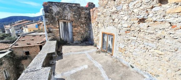 11 rooms House in Tovo San Giacomo, Italy No. 38509 3