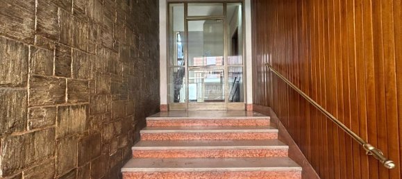 2-salle Appartement à Turin, Italy No. 4670 2