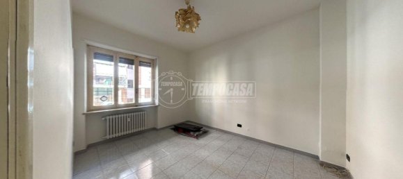 2-salle Appartement à Turin, Italy No. 4670 13