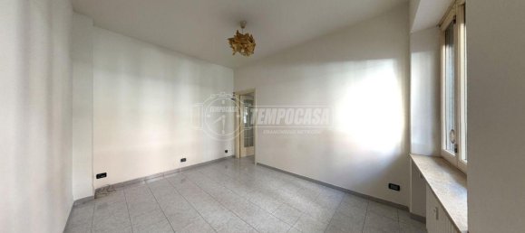 2-salle Appartement à Turin, Italy No. 4670 15