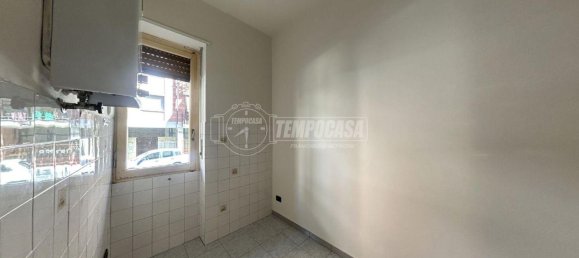2-salle Appartement à Turin, Italy No. 4670 8