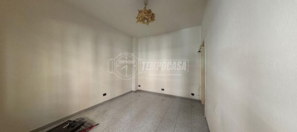 2-salle Appartement à Turin, Italy No. 4670 16