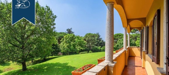 5غرفة فيلا في Carate Brianza, Italy رقم 56630 36