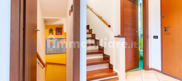 Вилла с 4 спальнями в Ивреа, Италия № 53221 21