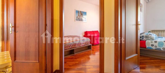 Вилла с 4 спальнями в Ивреа, Италия № 53221 22