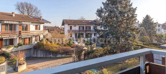 Вилла с 4 спальнями в Ивреа, Италия № 53221 31