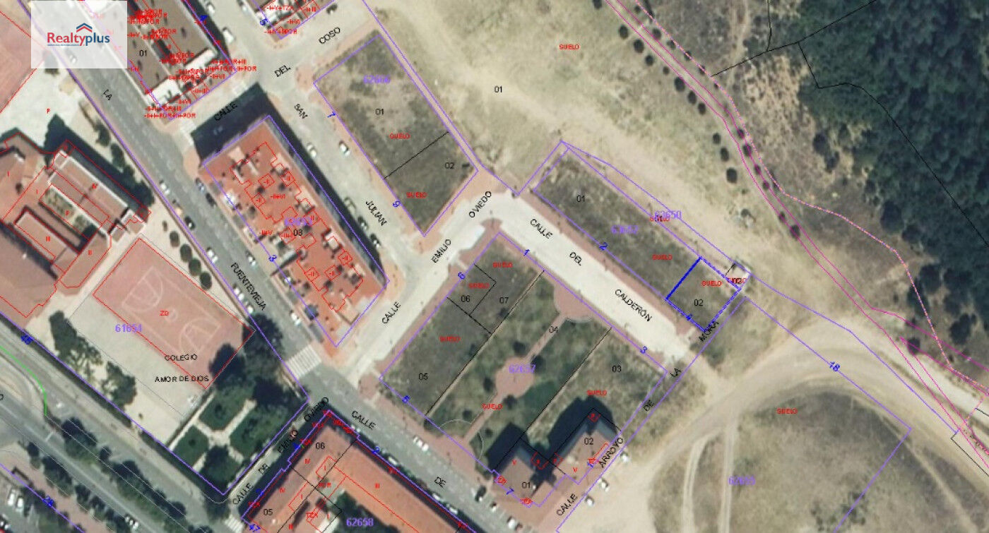 Grundstück in Arevalo, Spain 234m², Nr. 68938