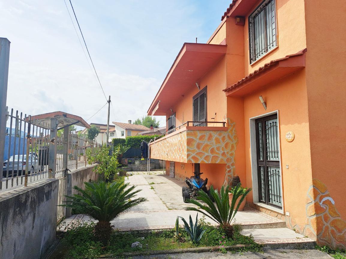 3-salle Villa à Pomigliano d'Arco, Italy No. 2048