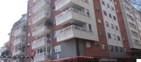 3 bedrooms Apartment in Milan, Italy No. 357940 5