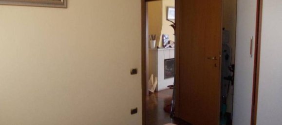 3 bedrooms Apartment in Milan, Italy No. 357940 34