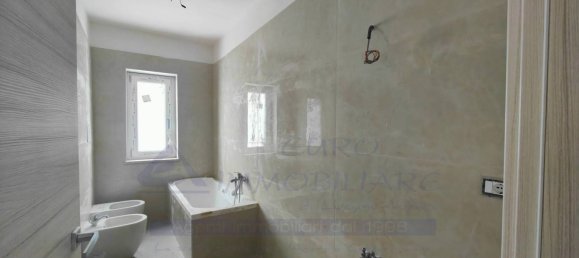 3 chambres Appartement à Maddaloni, Italy No. 228511 9