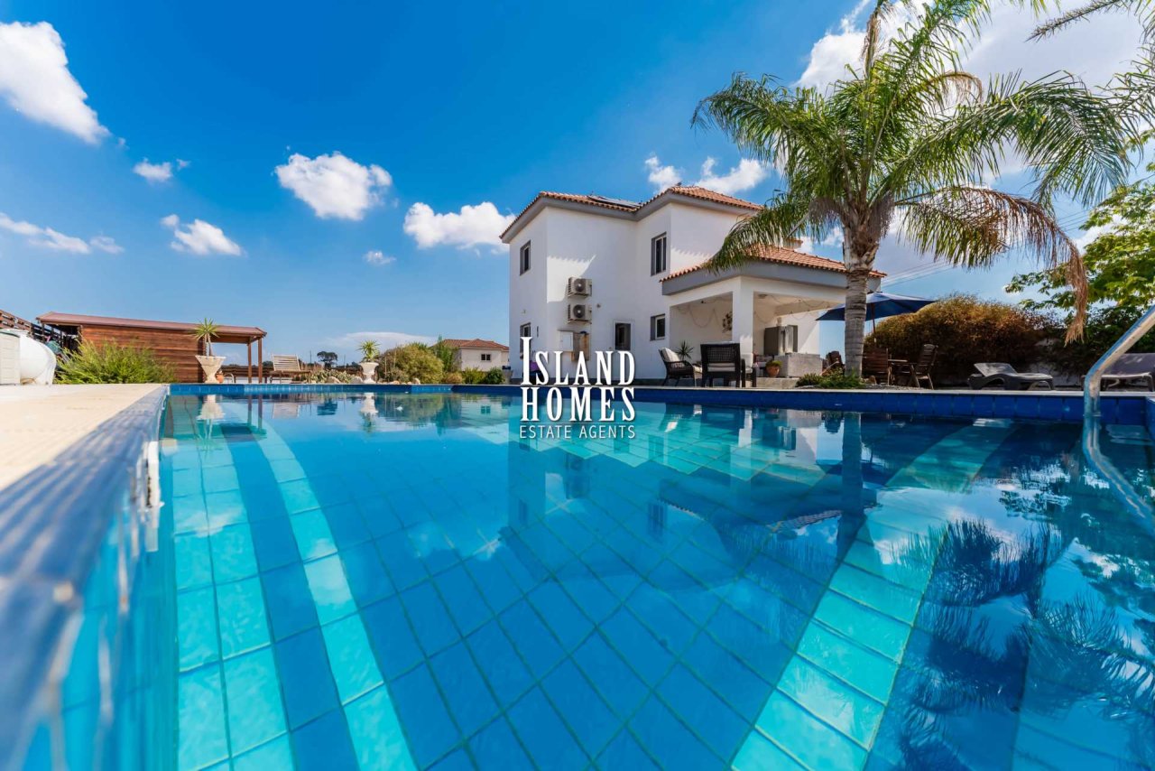 2 bedrooms House in Frenaros, Cyprus No. 24023