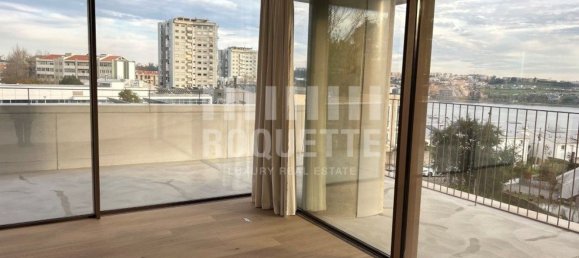 Studio in Porto, Portugal No. 112911 4