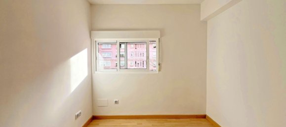 Apartamento de 3 dormitorios en Ferrol, Spain No. 55250 18