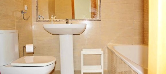 Apartamento de 3 dormitorios en Ferrol, Spain No. 55250 25