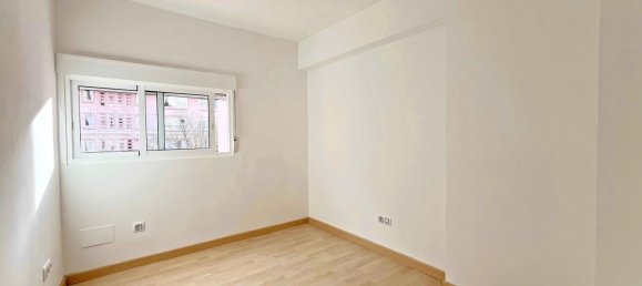 Apartamento de 3 dormitorios en Ferrol, Spain No. 55250 24