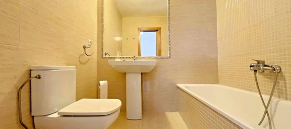 Apartamento de 3 dormitorios en Ferrol, Spain No. 55250 29