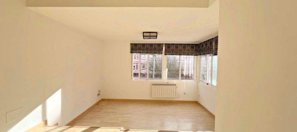 Apartamento de 3 dormitorios en Ferrol, Spain No. 55250 3