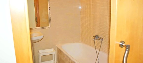 Apartamento de 3 dormitorios en Ferrol, Spain No. 55250 26