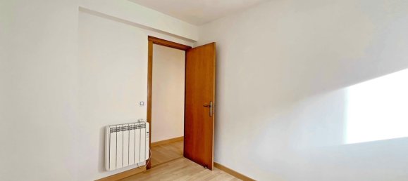 Apartamento de 3 dormitorios en Ferrol, Spain No. 55250 19