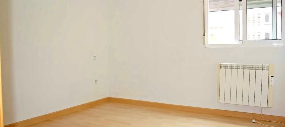 Apartamento de 3 dormitorios en Ferrol, Spain No. 55250 16