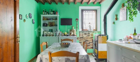 3 bedrooms House in Cento, Italy No. 108521 5