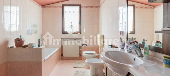 3 bedrooms House in Cento, Italy No. 108521 23