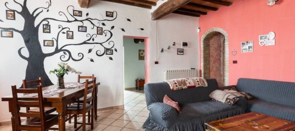 3 bedrooms House in Cento, Italy No. 108521 4