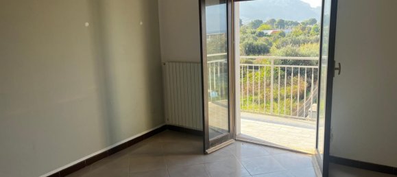 4-salle Appartement à Cinisi, Italy No. 160379 2