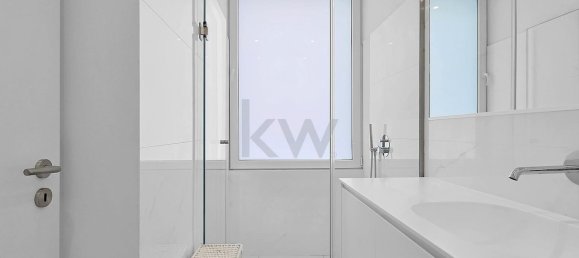 3 bedrooms Apartment in Porto, Portugal No. 119402 9