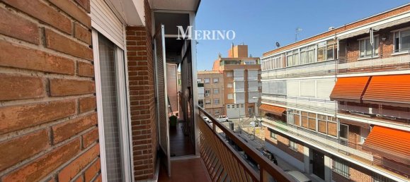 3 bedrooms Apartment in Madrid, Spain No. 137376 4