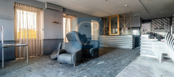 Дом с 4 спальнями в Матозиньюш, Португалия № 19674 14