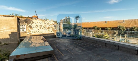 Дом с 4 спальнями в Матозиньюш, Португалия № 19674 19