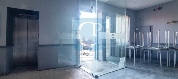 Дом с 4 спальнями в Матозиньюш, Португалия № 19674 10