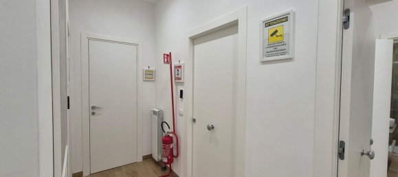 3 rooms Apartment in Caserta, Italy No. 300128 6