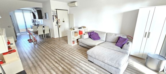 4 bedrooms Apartment in Legnano, Italy No. 364206 7