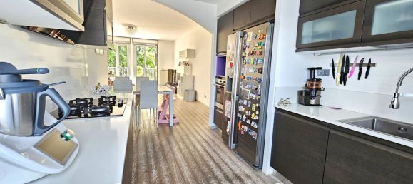 4 bedrooms Apartment in Legnano, Italy No. 364206 15