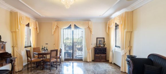 5 bedrooms Villa in Valencia, Spain No. 167529 3