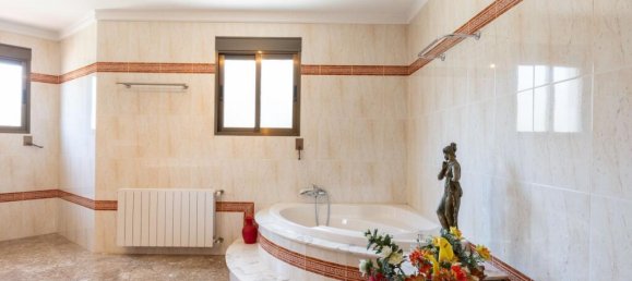 5 bedrooms Villa in Valencia, Spain No. 167529 31