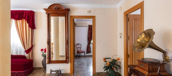 5 bedrooms Villa in Valencia, Spain No. 167529 21