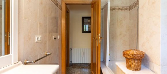 5 bedrooms Villa in Valencia, Spain No. 167529 12