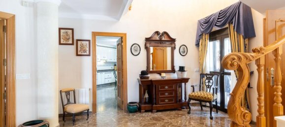 5 bedrooms Villa in Valencia, Spain No. 167529 2