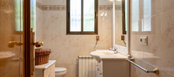 5 bedrooms Villa in Valencia, Spain No. 167529 11