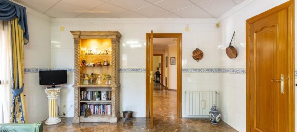 5 bedrooms Villa in Valencia, Spain No. 167529 7
