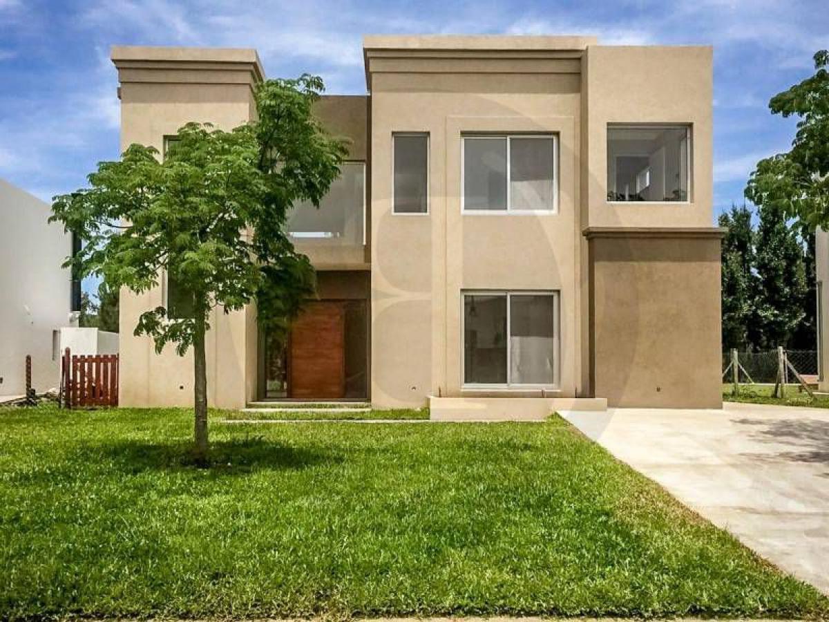 3 bedrooms House in Tigre, Argentina No. 16741