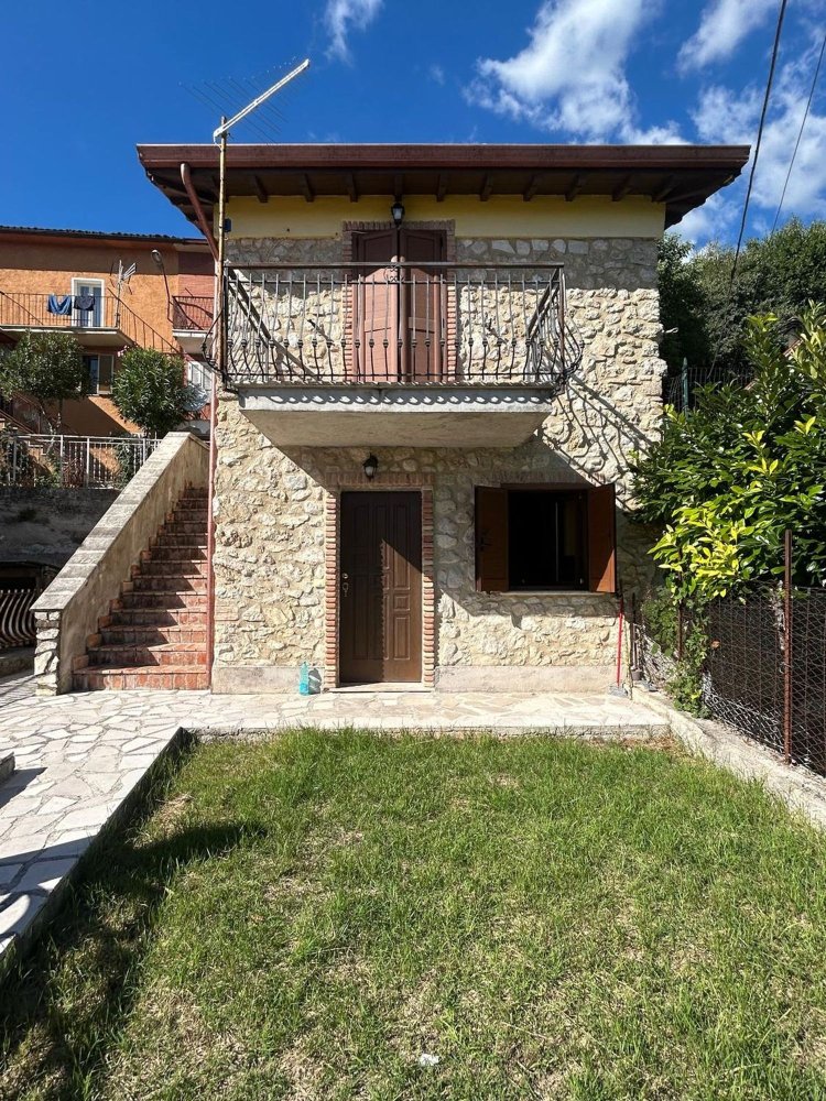 2 غرف نوم منزل في Rivodutri, Italy رقم 384476