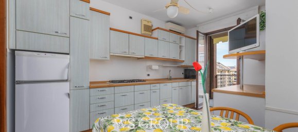 2 rooms Apartment in Monza, Italy No. 360143 9