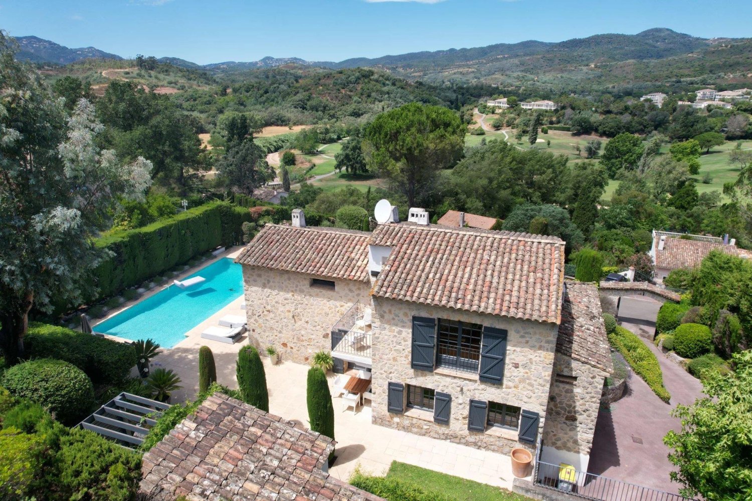 6 bedrooms Villa in Mandelieu-la-Napoule, France No. 298395