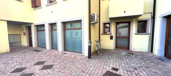 Studio in Udine, Italy No. 32352 2