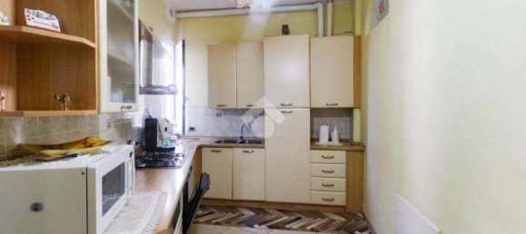 3 rooms Apartment in Livorno, Italy No. 121255 4